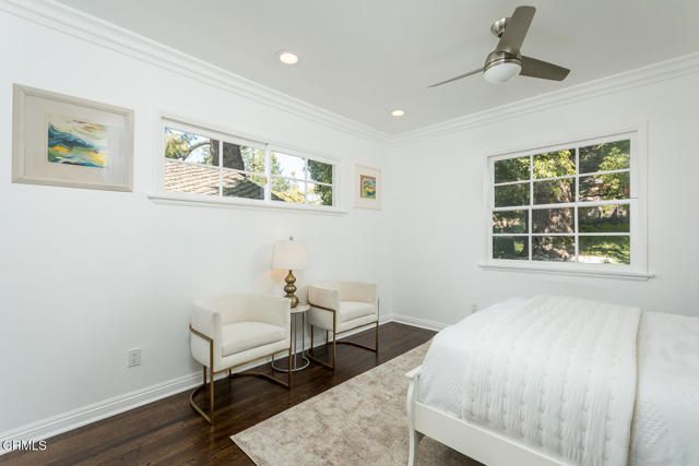 2042 Los Amigos Street, La Canada Flintridge, CA 91011