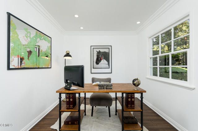 2042 Los Amigos Street, La Canada Flintridge, CA 91011