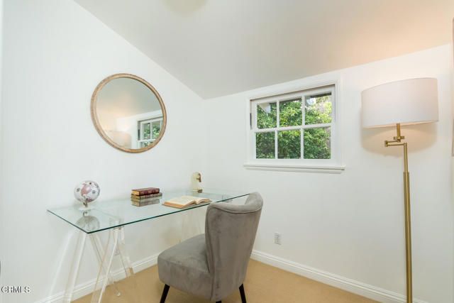 2042 Los Amigos Street, La Canada Flintridge, CA 91011