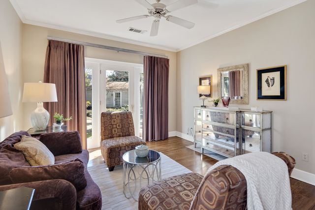 404 WILLIAMSBURG LN, Memphis, TN 38117