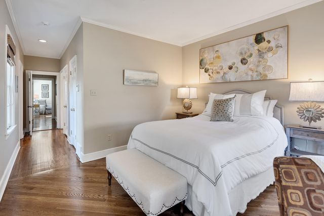 404 WILLIAMSBURG LN, Memphis, TN 38117