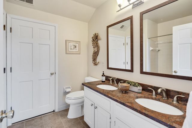 404 WILLIAMSBURG LN, Memphis, TN 38117