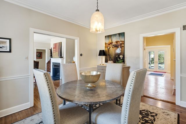 404 WILLIAMSBURG LN, Memphis, TN 38117