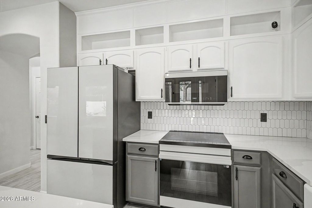 Image 4 of property listing at 12708 N 148TH Drive, Surprise, AZ 85379