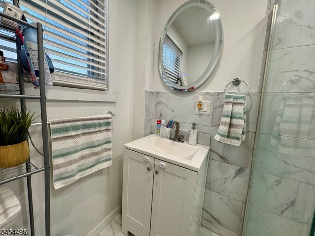 165 5Th Ave, Hawthorne Boro, NJ 07506
