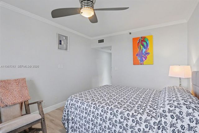 300 Three Islands Blvd PH3A, Hallandale Beach, FL 33009