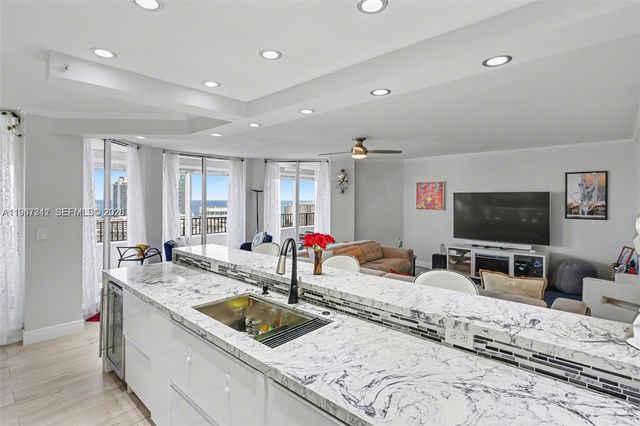 300 Three Islands Blvd PH3A, Hallandale Beach, FL 33009