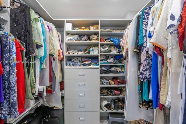 300 Three Islands Blvd PH3A, Hallandale Beach, FL 33009