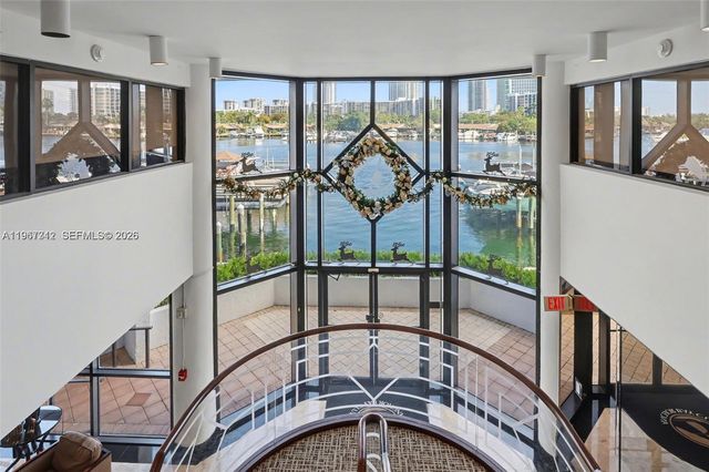 300 Three Islands Blvd PH3A, Hallandale Beach, FL 33009