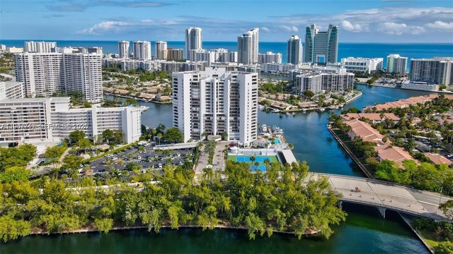 300 Three Islands Blvd PH3A, Hallandale Beach, FL 33009