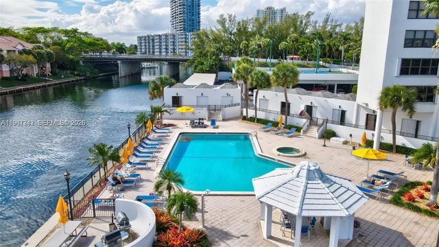 300 Three Islands Blvd PH3A, Hallandale Beach, FL 33009