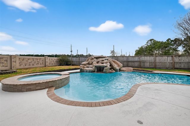 8331 Calico Canyon Drive, Tomball, TX 77375