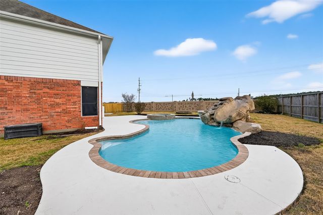 8331 Calico Canyon Drive, Tomball, TX 77375