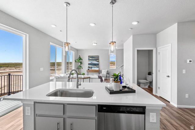379 E HALLS CREEK RD, Saratoga Springs, UT 84045