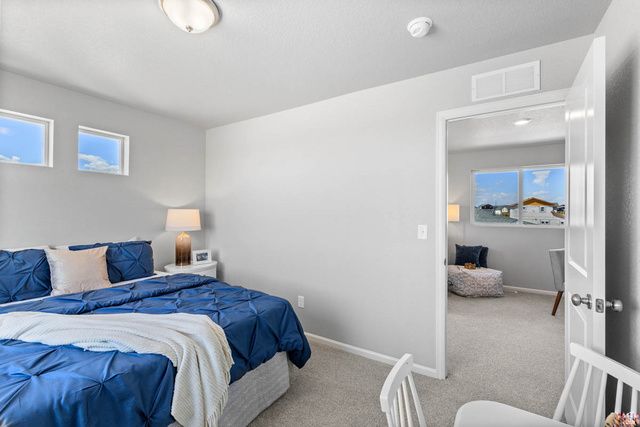 379 E HALLS CREEK RD, Saratoga Springs, UT 84045