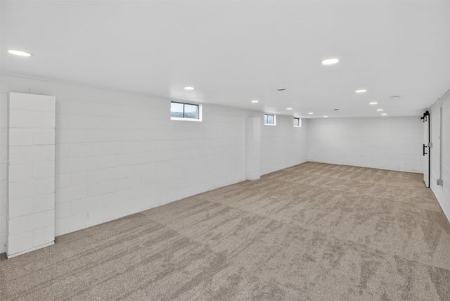 7201 Oak Brook Drive, Urbandale, IA 50322
