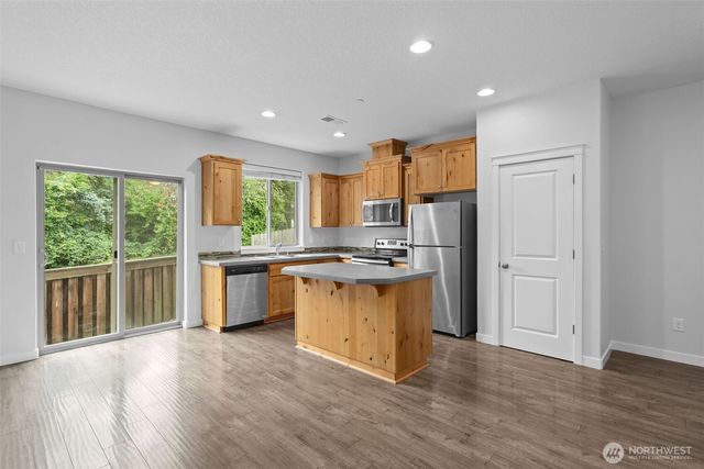 180 N 44th Place, Ridgefield, WA 98642