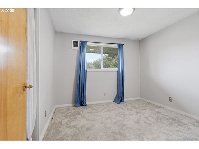 51881 Se 6TH St, Scappoose, OR 97056