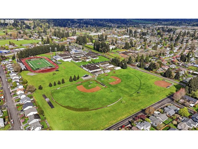 51881 Se 6TH St, Scappoose, OR 97056