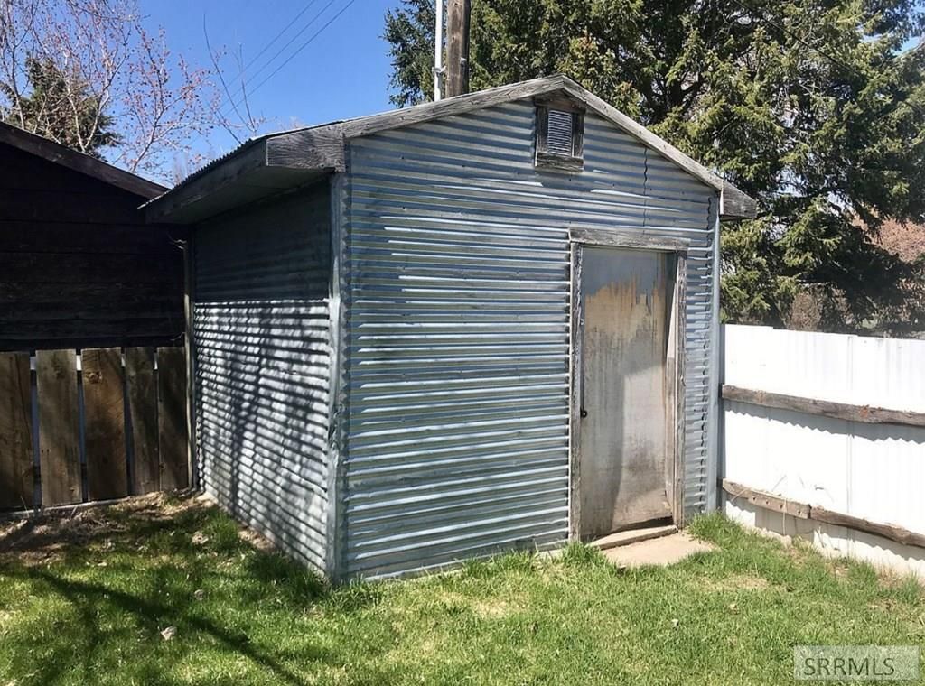 Image 6 of property listing at 161 Walnut Drive, Ashton, ID 83420