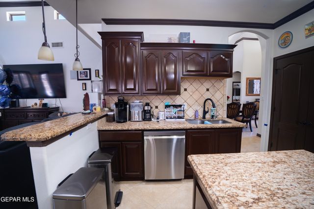3061 SOLAR POINT Lane, El Paso, TX 79938