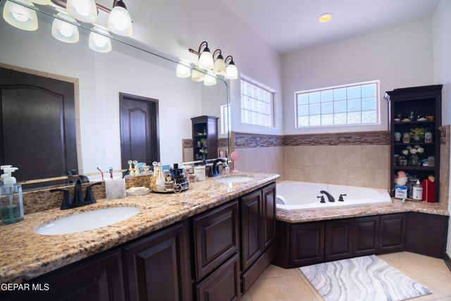 3061 SOLAR POINT Lane, El Paso, TX 79938