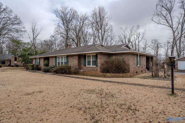 102 Cedar Lane, Moulton, AL 35650