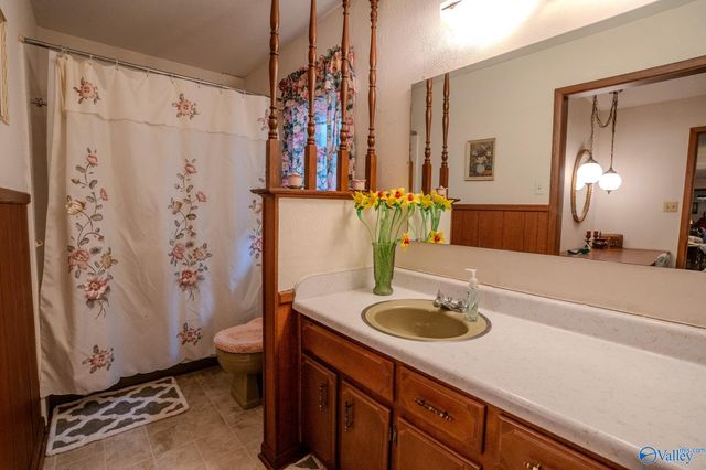 102 Cedar Lane, Moulton, AL 35650