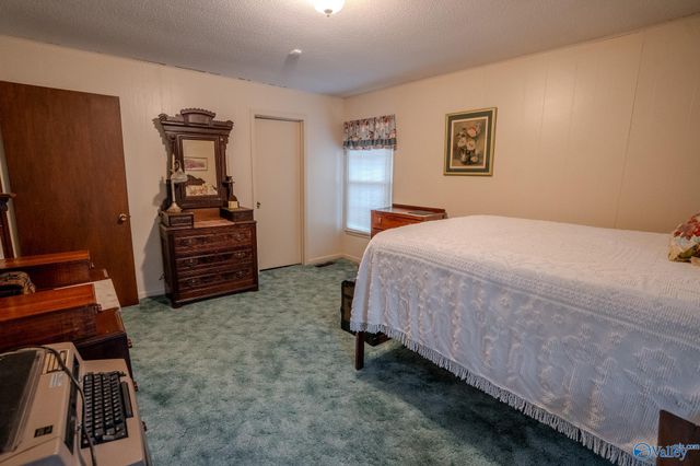 102 Cedar Lane, Moulton, AL 35650