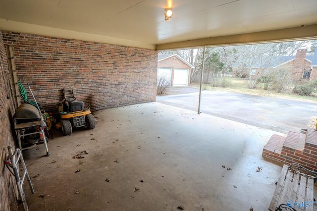 102 Cedar Lane, Moulton, AL 35650