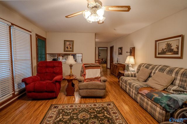 102 Cedar Lane, Moulton, AL 35650