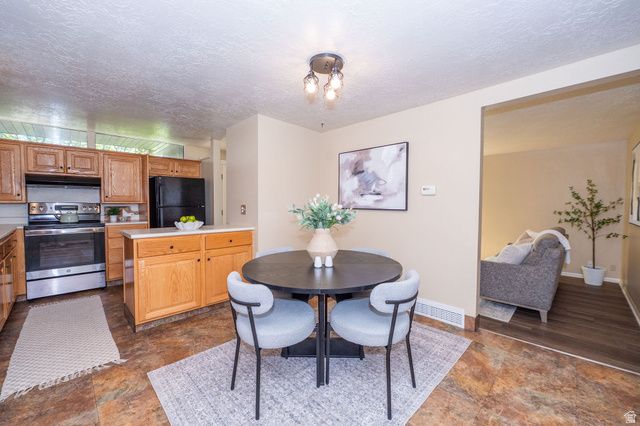 842 ASPEN EAST DR, Layton, UT 84041