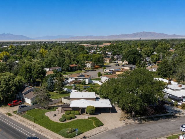 842 ASPEN EAST DR, Layton, UT 84041