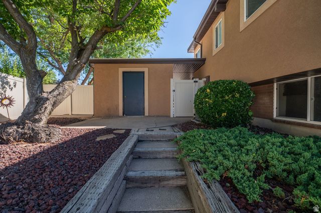842 ASPEN EAST DR, Layton, UT 84041