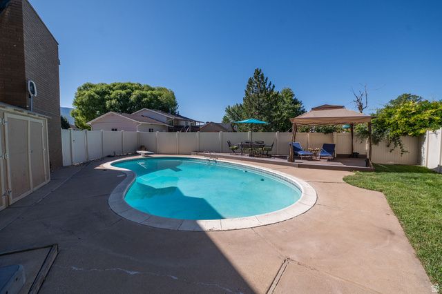 842 ASPEN EAST DR, Layton, UT 84041