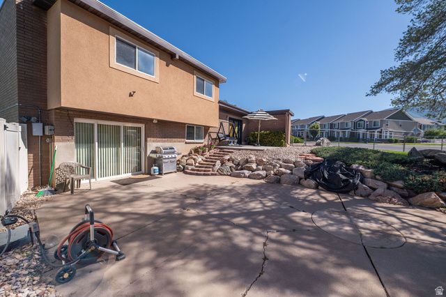 842 ASPEN EAST DR, Layton, UT 84041