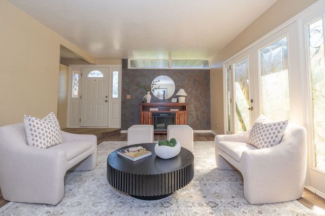 842 ASPEN EAST DR, Layton, UT 84041