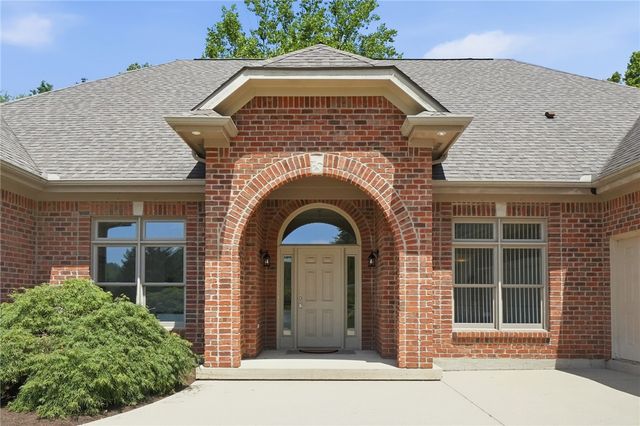 1529 Clear Brook Drive, Sugarcreek Twp, OH 45440