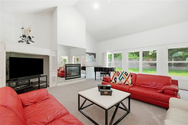 1529 Clear Brook Drive, Sugarcreek Twp, OH 45440