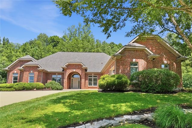 1529 Clear Brook Drive, Sugarcreek Twp, OH 45440