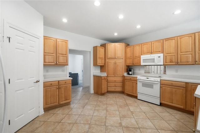 1529 Clear Brook Drive, Sugarcreek Twp, OH 45440