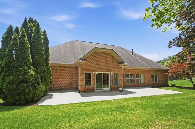 1529 Clear Brook Drive, Sugarcreek Twp, OH 45440