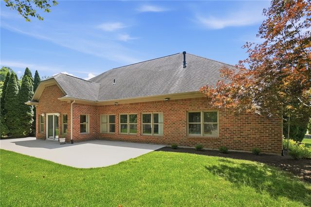 1529 Clear Brook Drive, Sugarcreek Twp, OH 45440