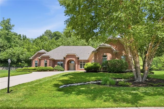 1529 Clear Brook Drive, Sugarcreek Twp, OH 45440