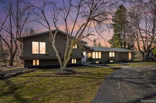 7250 Cedarcroft Lane, West Bloomfield, MI 48322