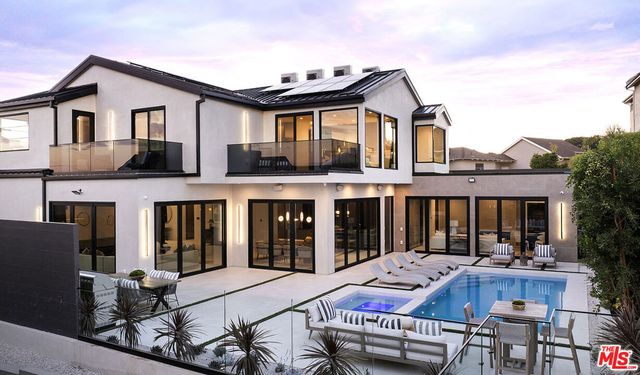 2950 Club Drive, Los Angeles, CA 90064