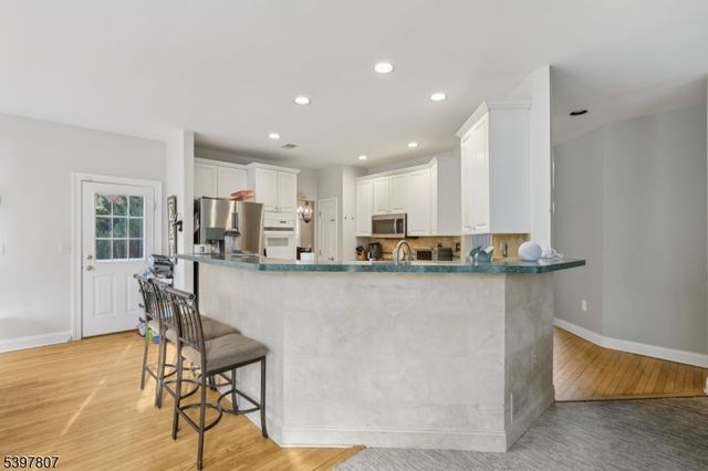 6 Sherry Ct, Wayne Twp., NJ 07470