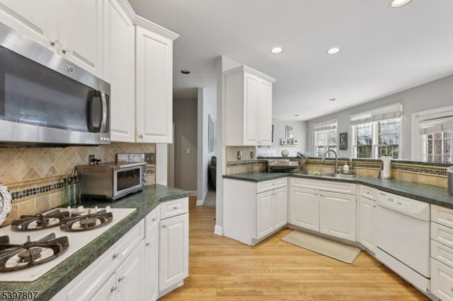 6 Sherry Ct, Wayne Twp., NJ 07470