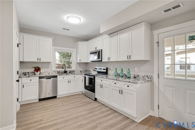 302 Brown Ave, Hopewell, VA 23860