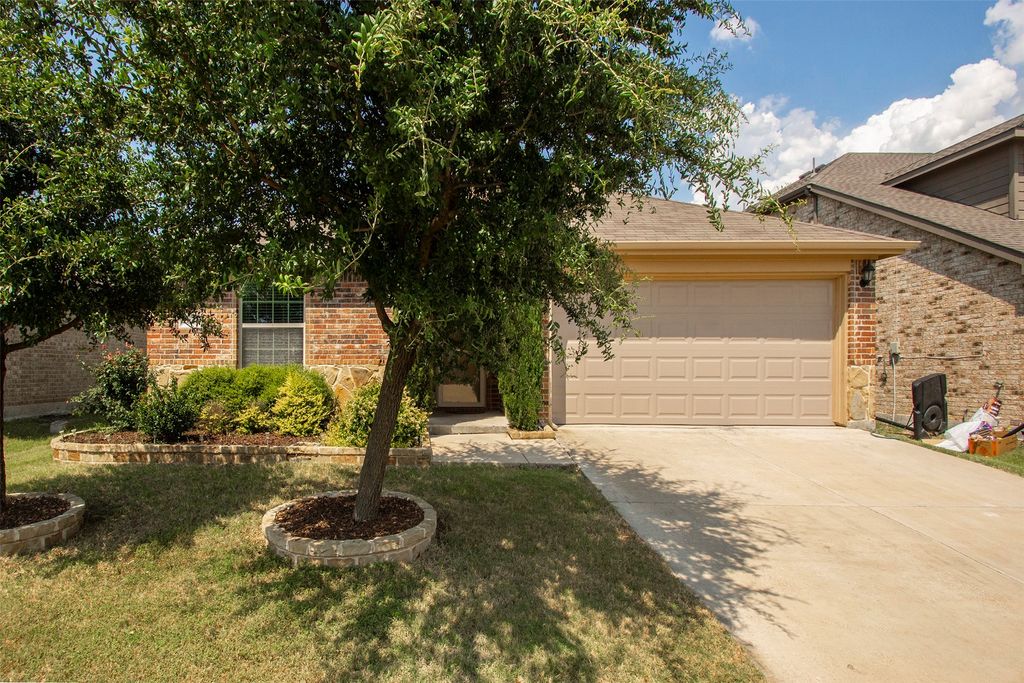 2314 Pontotoc Drive, Forney, TX 75126